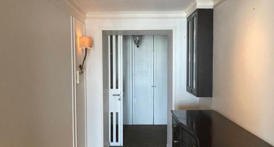 For sale 3 bedrooms condo in Sathon, Bangkok