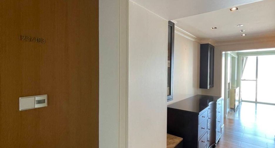 For sale 3 bedrooms condo in Sathon, Bangkok