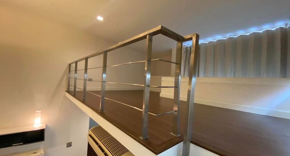 For rent 4 bedrooms townhouse in Chatuchak, Bangkok