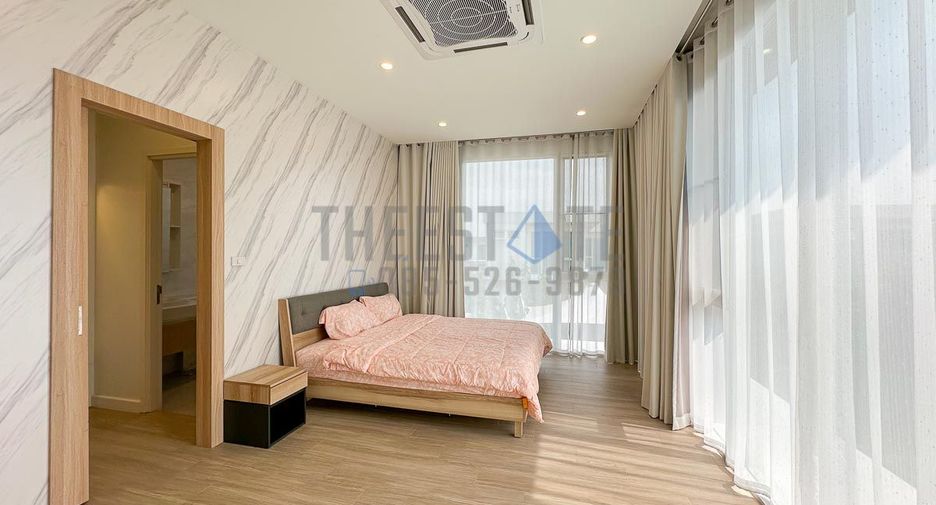 For rent 4 bedrooms villa in San Kamphaeng, Chiang Mai