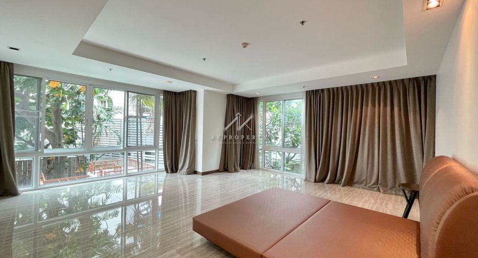 For rent 4 bedrooms condo in Khlong Toei, Bangkok
