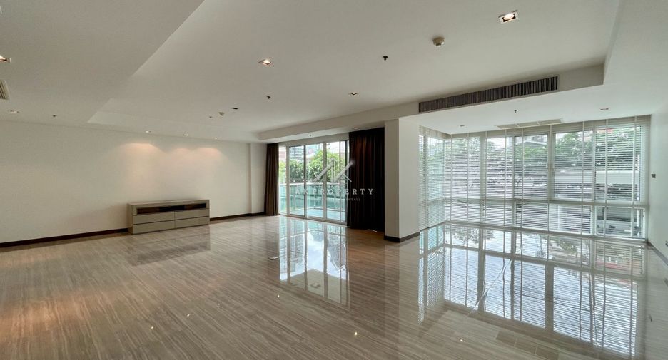 For rent 4 bedrooms condo in Khlong Toei, Bangkok