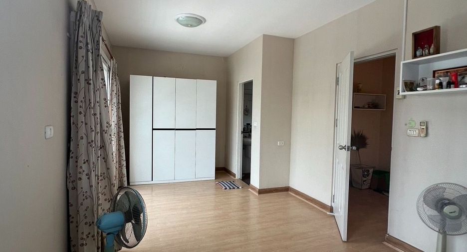 For sale 3 bedrooms house in Mueang Nonthaburi, Nonthaburi