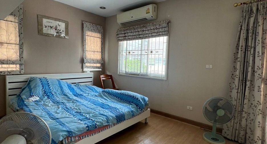 For sale 3 bedrooms house in Mueang Nonthaburi, Nonthaburi