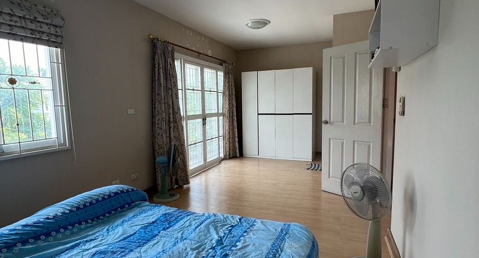 For sale 3 bedrooms house in Mueang Nonthaburi, Nonthaburi