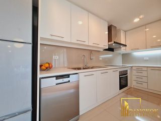 For rent 2 bedrooms apartment in Watthana, Bangkok