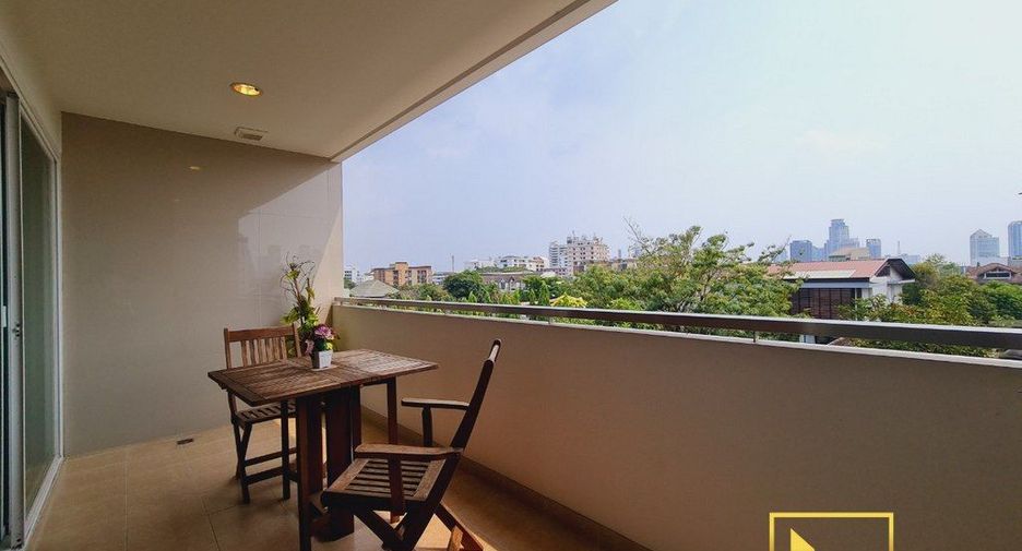 For rent 2 bedrooms apartment in Watthana, Bangkok