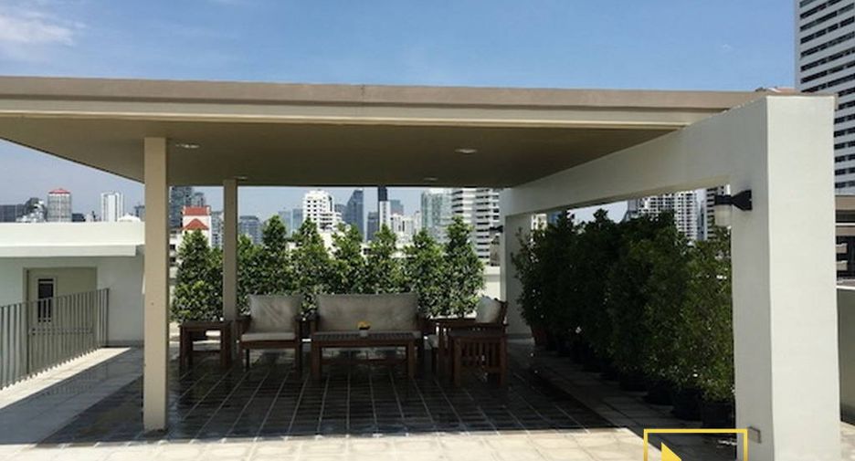 For rent 2 bedrooms apartment in Watthana, Bangkok