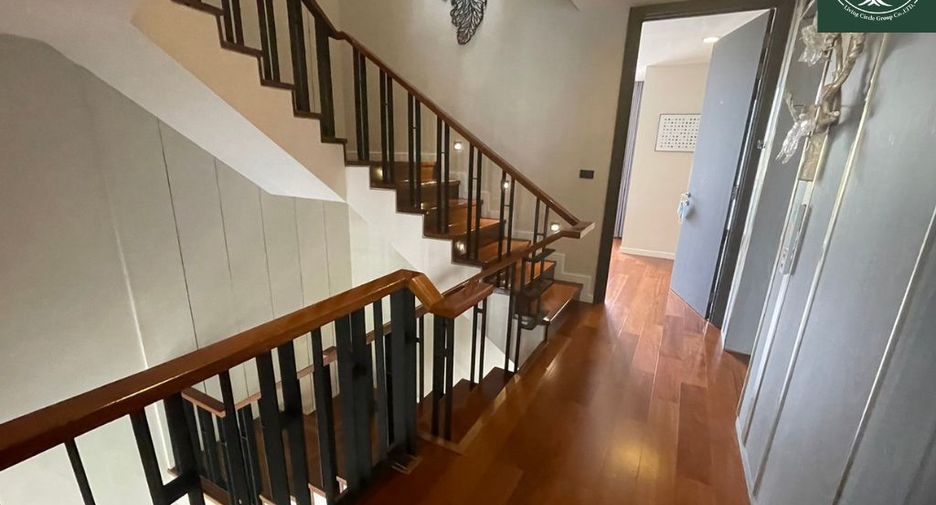 For rent and for sale 4 bedrooms townhouse in Watthana, Bangkok