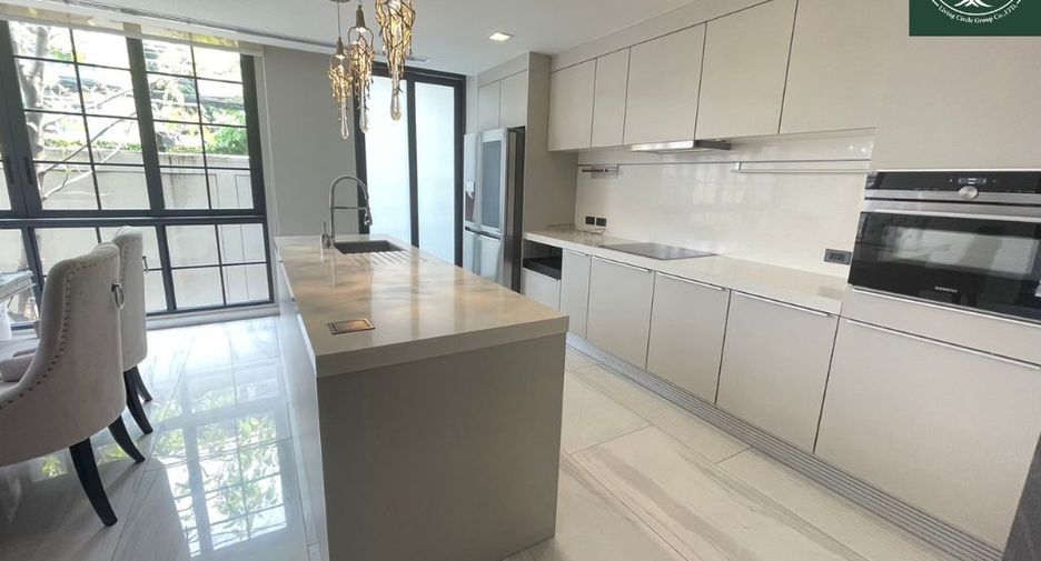 For rent and for sale 4 bedrooms townhouse in Watthana, Bangkok
