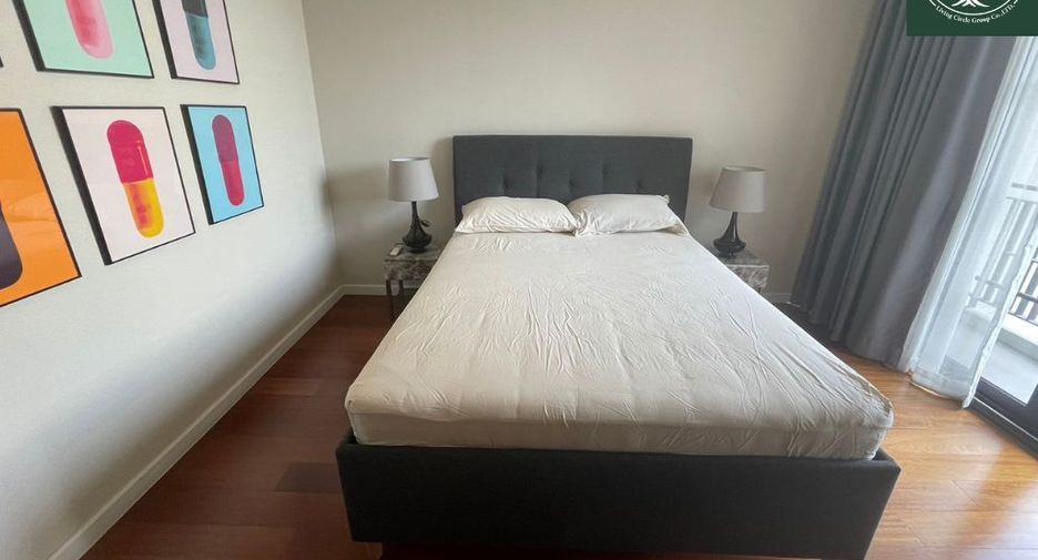 For rent and for sale 4 bedrooms townhouse in Watthana, Bangkok