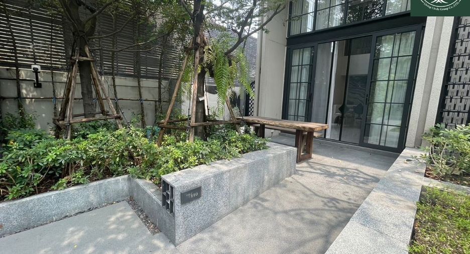For rent and for sale 4 bedrooms townhouse in Watthana, Bangkok