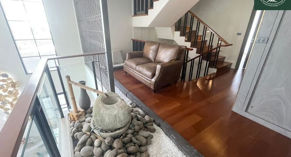 For rent and for sale 4 bedrooms townhouse in Watthana, Bangkok