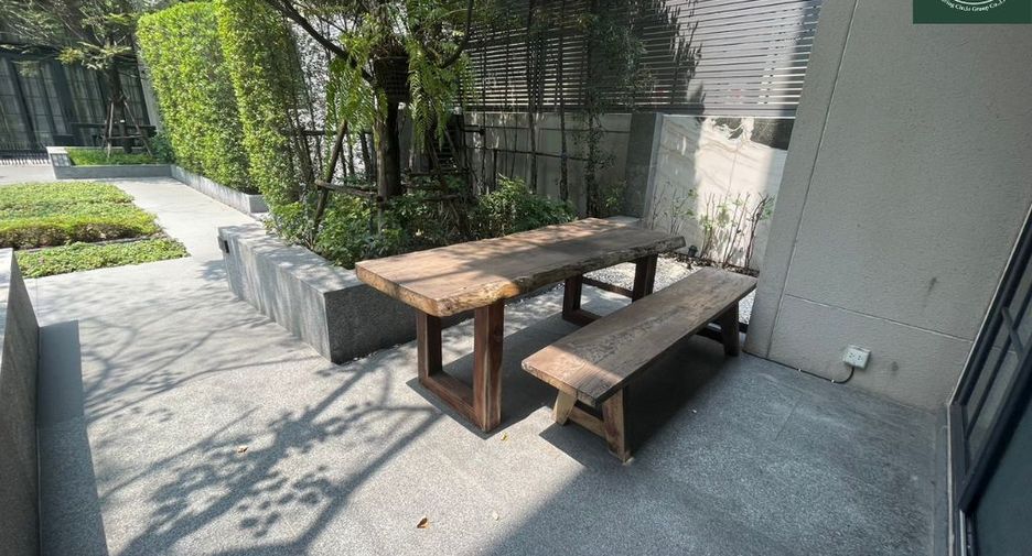 For rent and for sale 4 bedrooms townhouse in Watthana, Bangkok