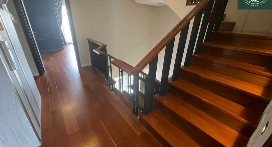 For rent and for sale 4 bedrooms townhouse in Watthana, Bangkok