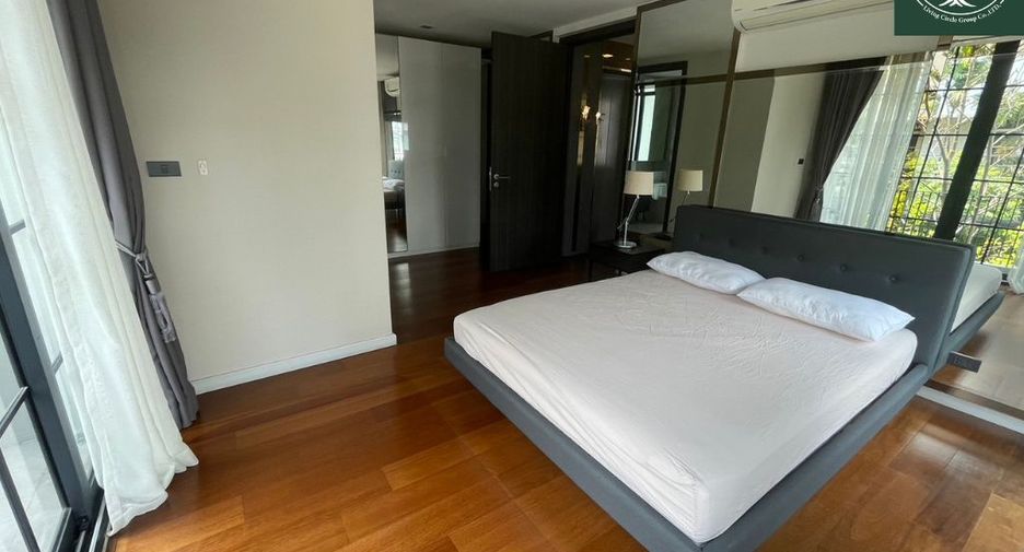 For rent and for sale 4 bedrooms townhouse in Watthana, Bangkok