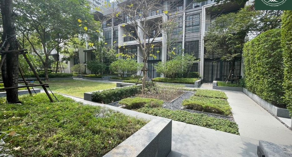 For rent and for sale 4 bedrooms townhouse in Watthana, Bangkok