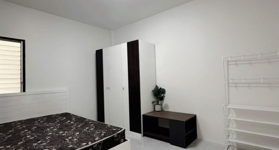 出售 2 卧室 独立屋 在 Si Racha, Chon Buri