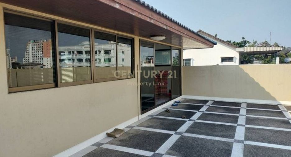 Reihenhaus zum Kauf mit 5 Zimmer in Din Daeng, Bangkok