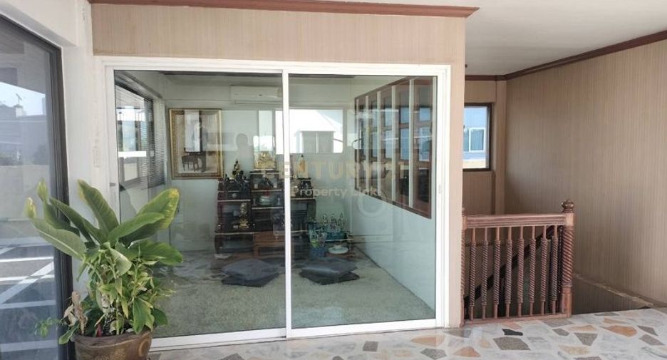 Reihenhaus zum Kauf mit 5 Zimmer in Din Daeng, Bangkok