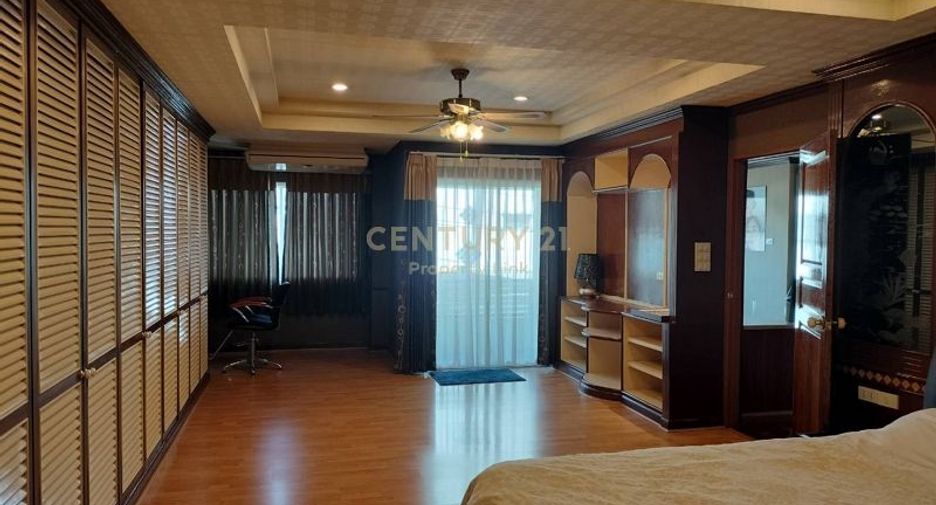 Reihenhaus zum Kauf mit 5 Zimmer in Din Daeng, Bangkok