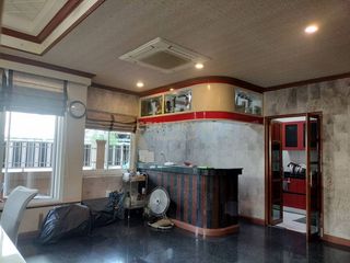 For sale 5 bed townhouse in Din Daeng, Bangkok