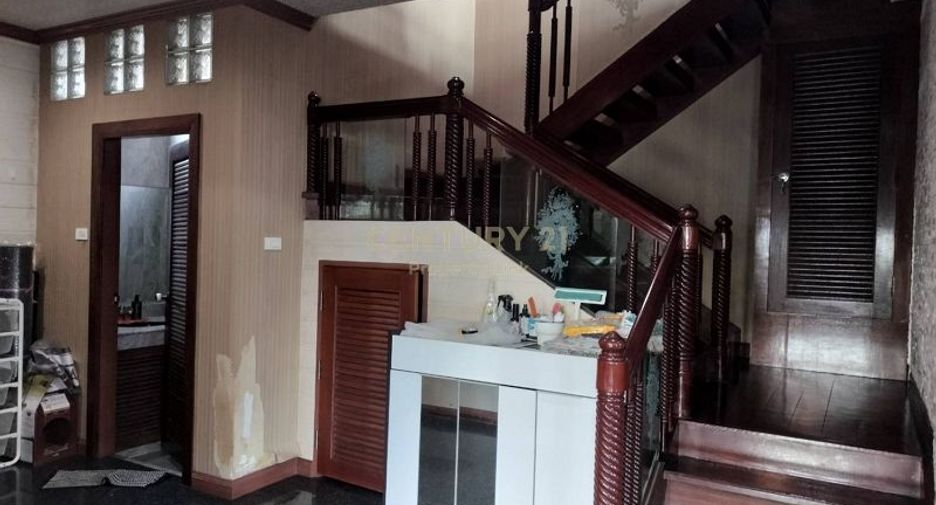 Reihenhaus zum Kauf mit 5 Zimmer in Din Daeng, Bangkok