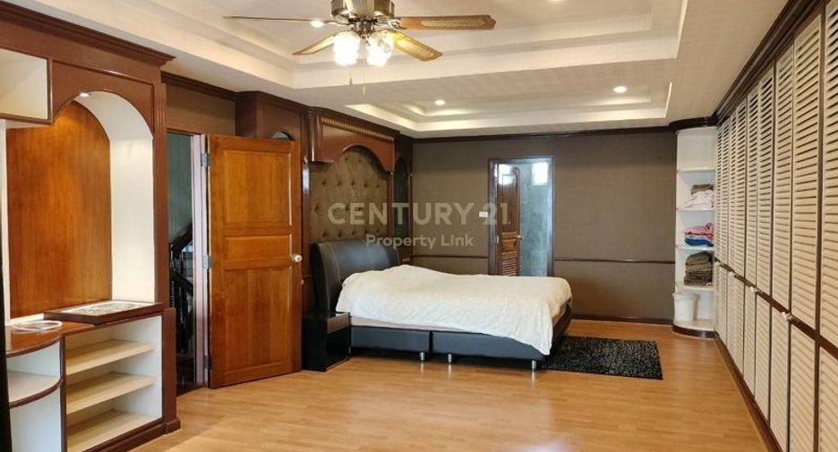 Reihenhaus zum Kauf mit 5 Zimmer in Din Daeng, Bangkok