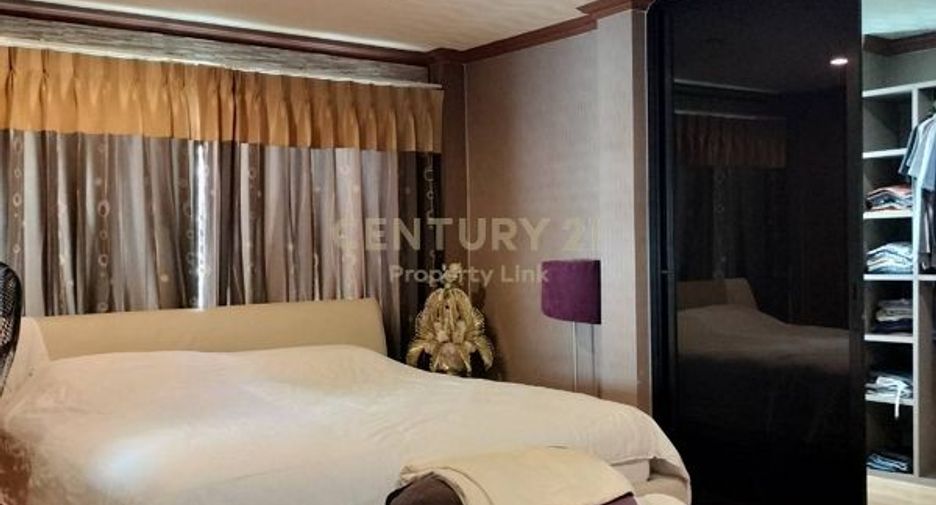 Reihenhaus zum Kauf mit 5 Zimmer in Din Daeng, Bangkok