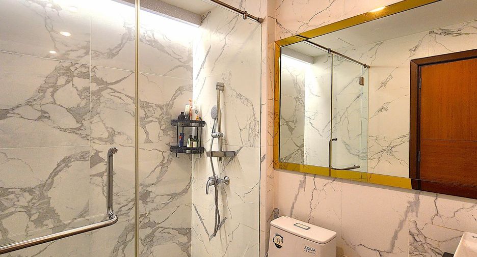 For sale 1 bed condo in Yan Nawa, Bangkok