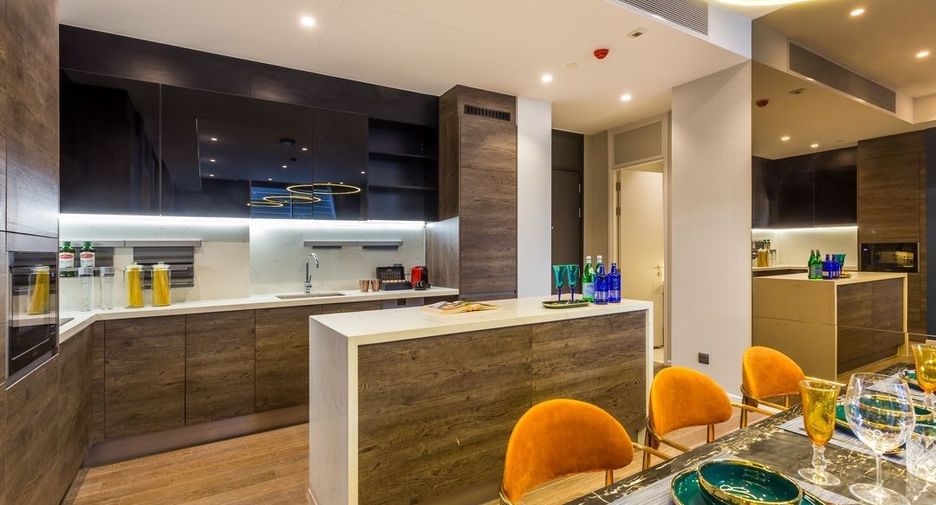 For rent 2 bedrooms condo in Pathum Wan, Bangkok