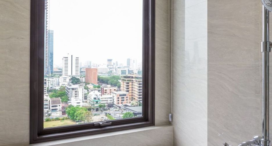 For rent 2 bedrooms condo in Pathum Wan, Bangkok