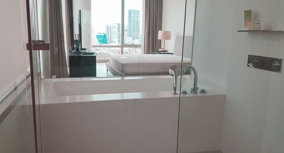 Condo en alquiler de 3 habitaciones en Pathum Wan, Bangkok