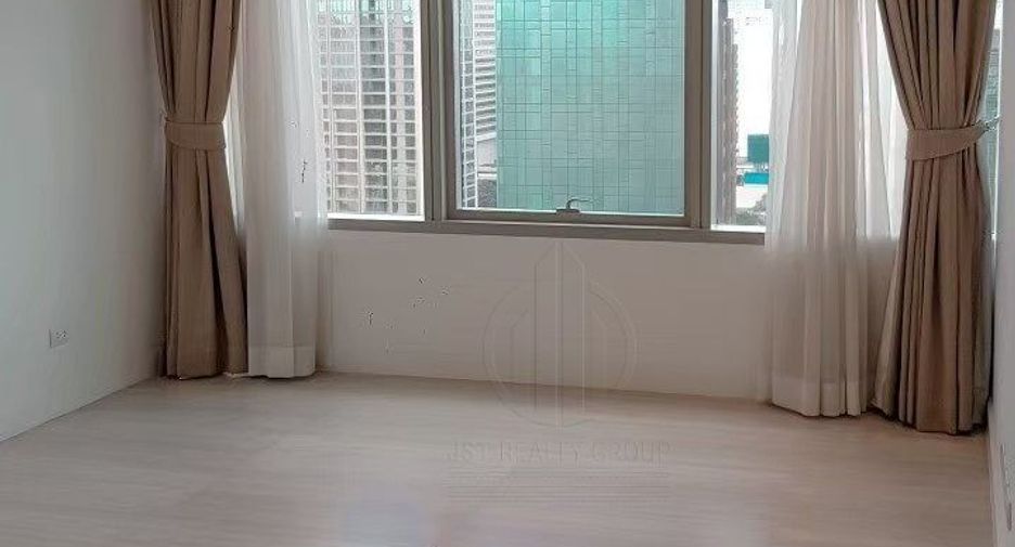 Condo en alquiler de 3 habitaciones en Pathum Wan, Bangkok