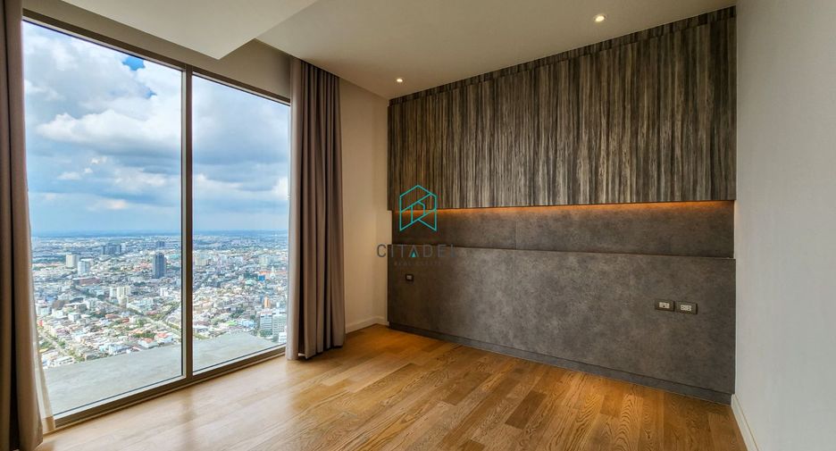 For rent 3 bedrooms condo in Khlong San, Bangkok