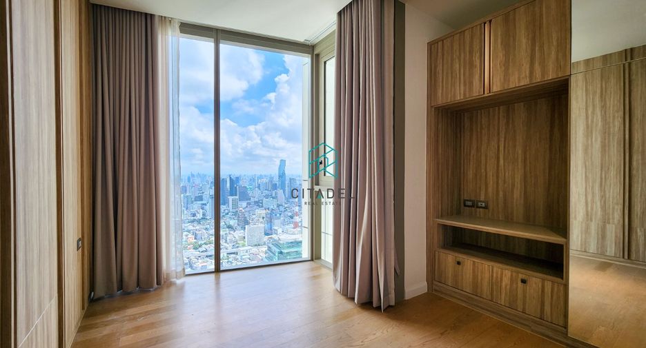 For rent 3 bedrooms condo in Khlong San, Bangkok