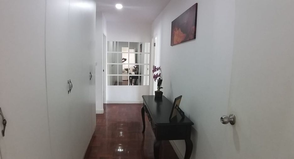 出租 4 卧室 独立屋 在 Khlong Toei, 曼谷