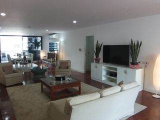For rent 4 Beds house in Khlong Toei, Bangkok