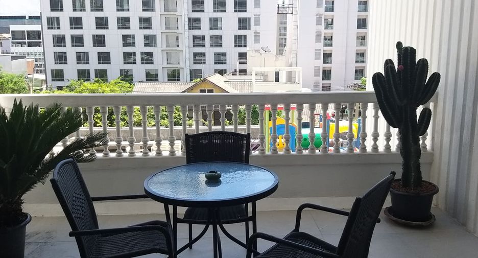 出租 4 卧室 独立屋 在 Khlong Toei, 曼谷