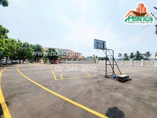 For sale 8 bedrooms townhouse in Thanyaburi, Pathum Thani