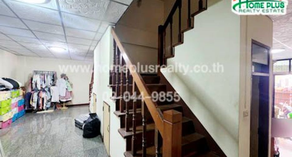 À vendre 8 chambres maison de ville à Thanyaburi, Pathum Thani