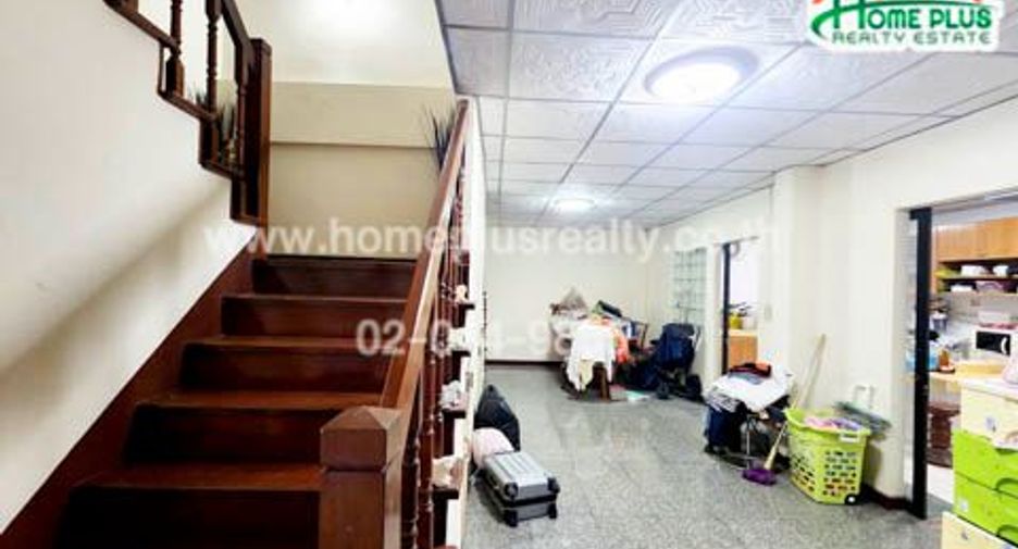 À vendre 8 chambres maison de ville à Thanyaburi, Pathum Thani