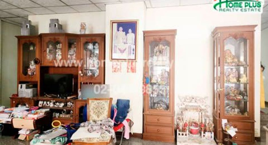 À vendre 8 chambres maison de ville à Thanyaburi, Pathum Thani