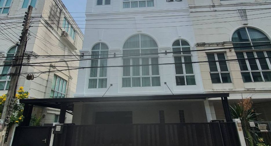 For rent and for sale 5 bed retail Space in Lat Phrao, Bangkok