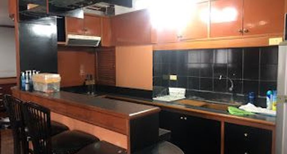 Condo en alquiler y en venta de 2 habitaciones en Bang Rak, Bangkok
