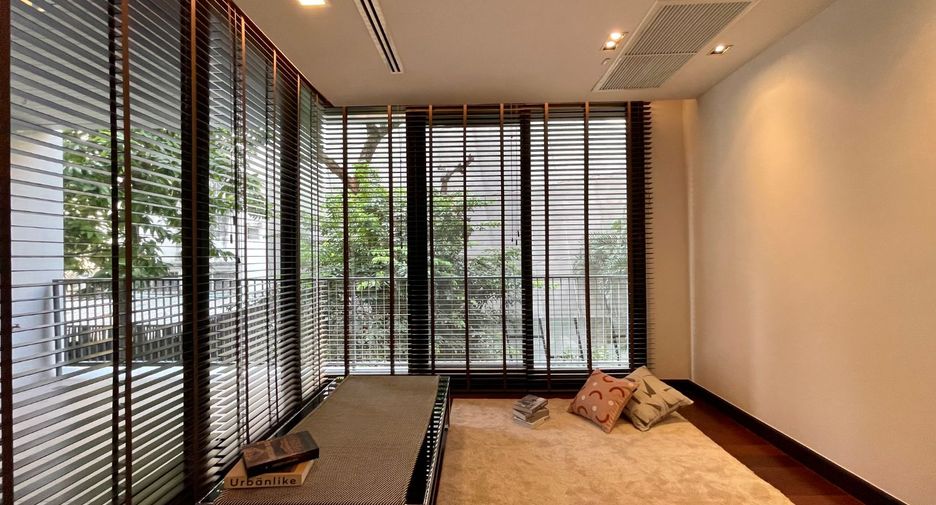 For rent 4 bedrooms apartment in Watthana, Bangkok