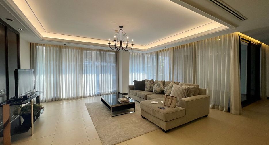 For rent 4 bedrooms apartment in Watthana, Bangkok