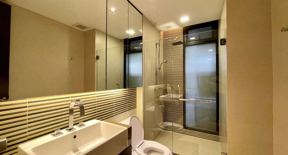 For rent 4 bedrooms apartment in Watthana, Bangkok