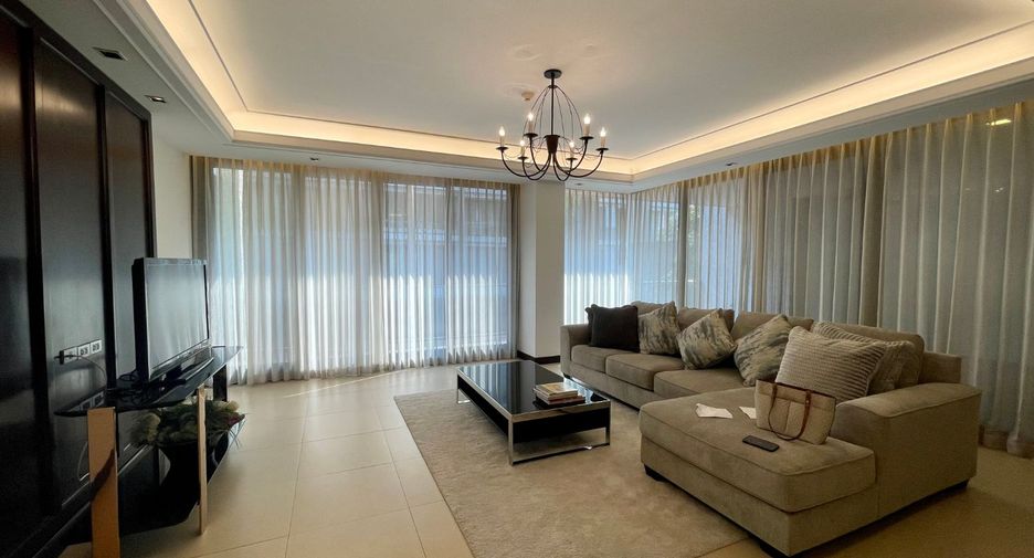 For rent 4 bedrooms apartment in Watthana, Bangkok