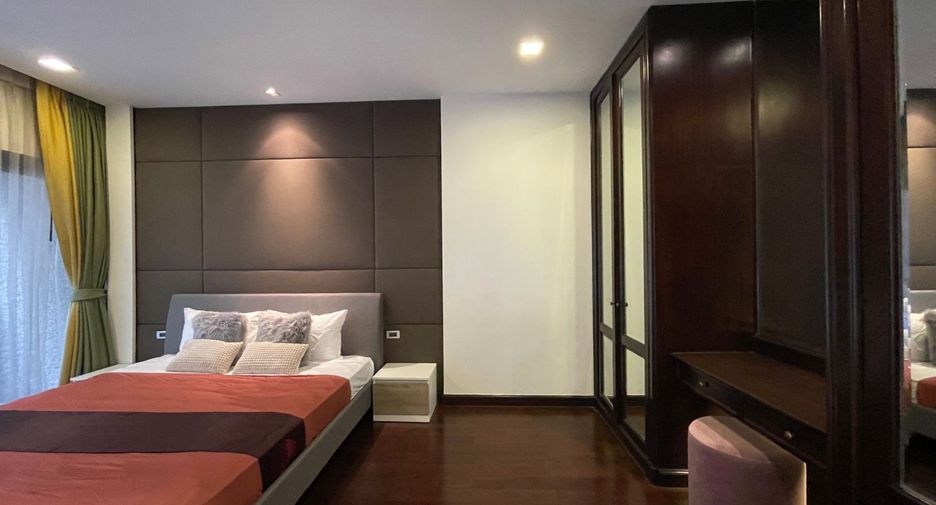 For rent 4 bedrooms apartment in Watthana, Bangkok